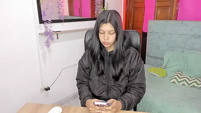 Aysha winxs online show from May 6, 2026, 3:35 am