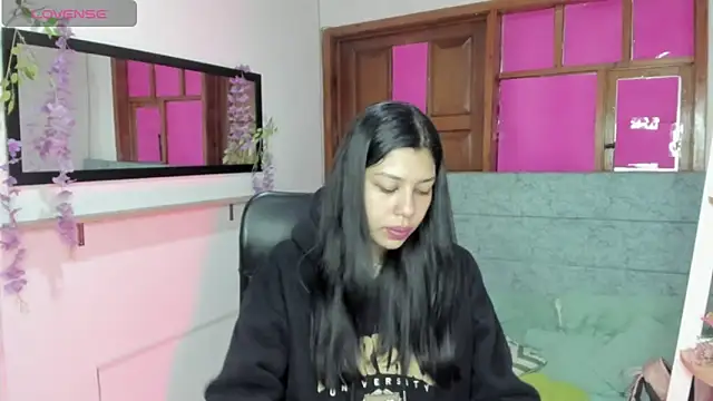 Snapshot of Aysha_winxs chatting on June 4, 2026, 3:23 am Aysha winxs online show from June 4, 2026, 3:23 am