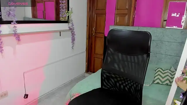 Snapshot of Aysha_winxs chatting on June 6, 2026, 3:22 am Aysha winxs online show from June 6, 2026, 3:22 am