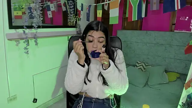Snapshot of Aysha_winxs chatting on June 25, 2026, 3:28 am Aysha winxs online show from June 25, 2026, 3:28 am
