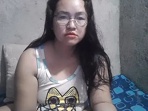 wildchinita00 online show from May 13, 2026, 8:49 pm
