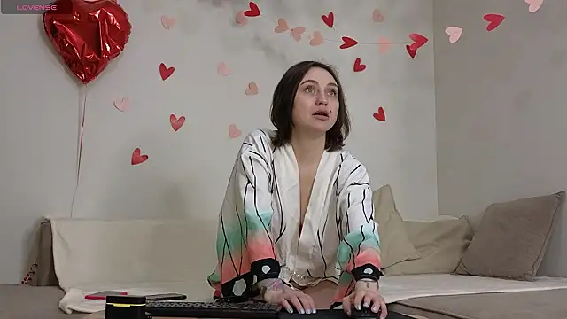 AlexaVitton online show from March 17, 2026, 7:33 am