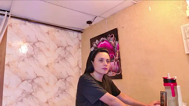 QueenSallyDesire online show from April 23, 2026, 2:57 am