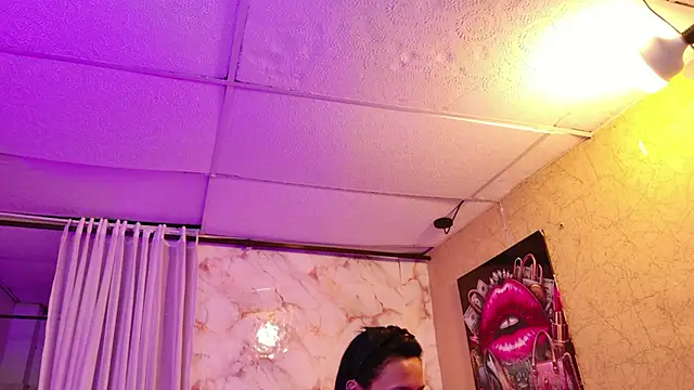 QueenSallyDesire online show from April 28, 2026, 3:55 am