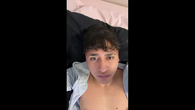 Alejandroml2 online show from March 13, 2026, 12:06 am