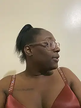 Snapshot of Sinfulwaterfalls chatting on June 10, 2026, 2:45 am Sinfulwaterfalls online show from June 10, 2026, 2:45 am