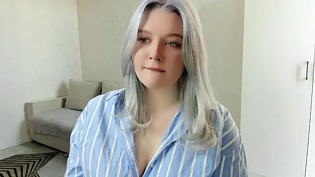 Ellilovv online show from March 13, 2026, 4:41 am