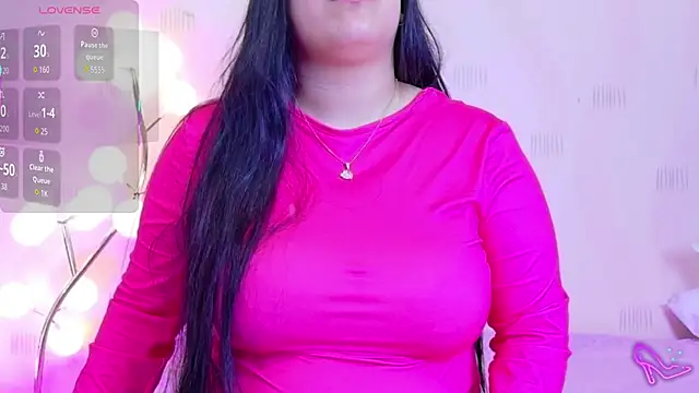 curvybuffgirllll online show from May 12, 2026, 7:33 pm