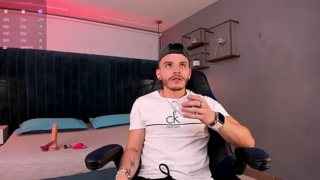 liam es online show from March 14, 2026, 2:39 am