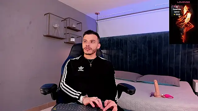 liam es online show from March 15, 2026, 4:29 am