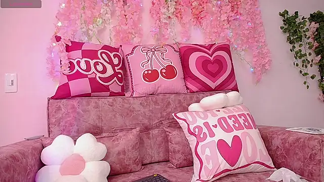 Baby  Velvet online show from March 8, 2026, 2:10 pm