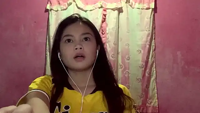 Snapshot of DessertFlower chatting on March 5, 2026, 3:24 am DessertFlower online show from March 5, 2026, 3:24 am