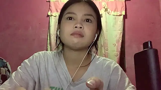 Snapshot of DessertFlower chatting on March 11, 2026, 1:33 am DessertFlower online show from March 11, 2026, 1:33 am