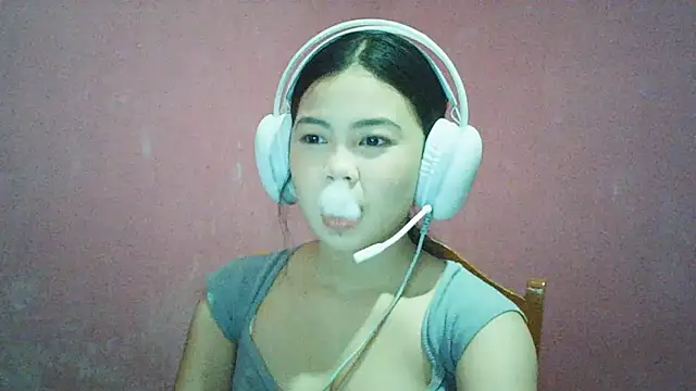 Snapshot of DessertFlower chatting on June 3, 2026, 3:31 am DessertFlower online show from June 3, 2026, 3:31 am