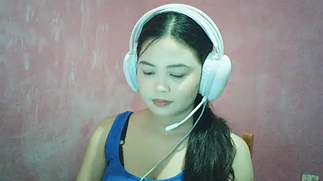 Snapshot of DessertFlower chatting on June 11, 2026, 3:04 am DessertFlower online show from June 11, 2026, 3:04 am