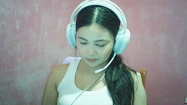 Snapshot of DessertFlower chatting on June 12, 2026, 4:55 am DessertFlower online show from June 12, 2026, 4:55 am