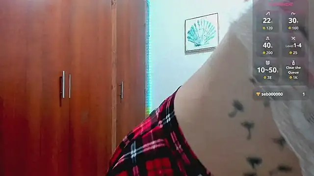 SofiaGonzales  online show from May 1, 2026, 1:37 pm