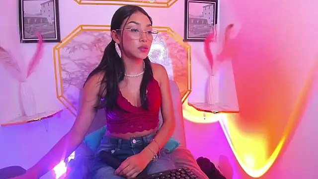 jaulyn 18 online show from May 11, 2026, 11:24 pm