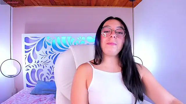 mia wills  online show from May 4, 2026, 4:58 pm