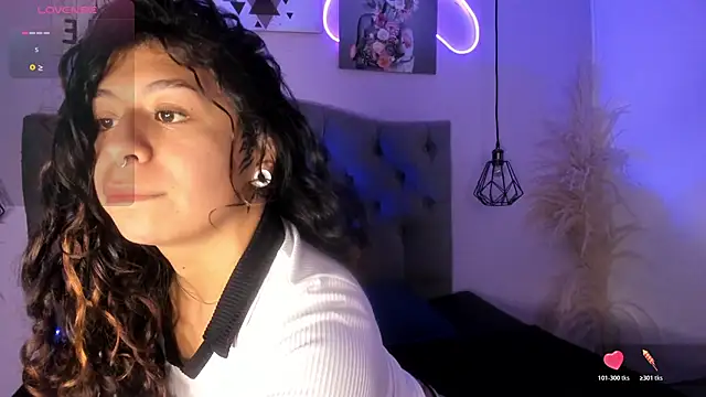 Snapshot of MilyFerrer chatting on June 19, 2026, 3:22 am MilyFerrer online show from June 19, 2026, 3:22 am