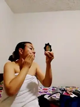 Samanta gonzales online show from March 18, 2026, 2:26 am