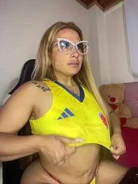Snapshot of Alma_Andrade chatting on July 18, 2026, 10:24 pm Alma Andrade online show from July 18, 2026, 10:24 pm