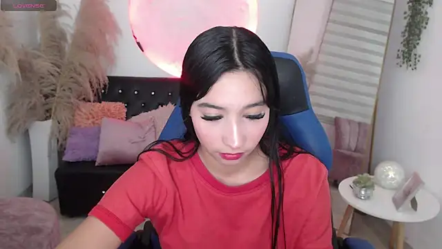 ivvoncute online show from May 1, 2026, 1:21 am