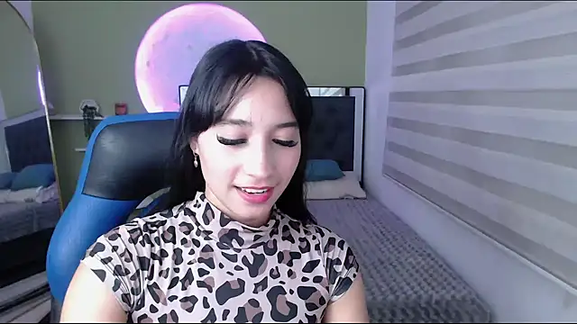 Snapshot of ivvoncute chatting on May 24, 2026, 1:32 am ivvoncute online show from May 24, 2026, 1:32 am