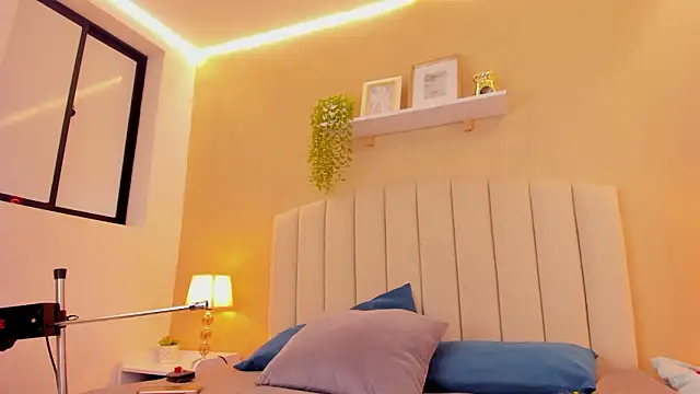 sara kitten19 online show from March 11, 2026, 1:39 pm