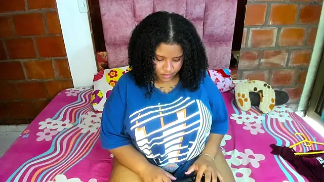 Snapshot of Valentina_belmont chatting on June 12, 2026, 6:51 pm Valentina belmont online show from June 12, 2026, 6:51 pm