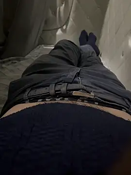 Snapshot of frenk33 chatting on February 24, 2026, 9:46 pm frenk33 online show from February 24, 2026, 9:46 pm