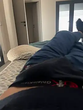 Snapshot of frenk33 chatting on March 8, 2026, 9:13 am frenk33 online show from March 8, 2026, 9:13 am