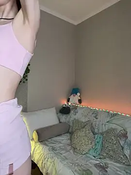 EvelynRavenwood online show from March 8, 2026, 4:55 pm