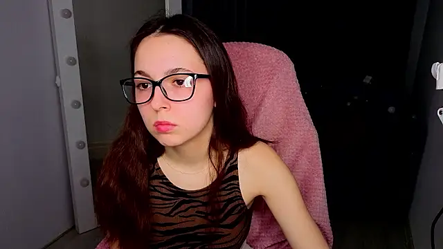 BellaThery online show from February 24, 2026, 5:05 am