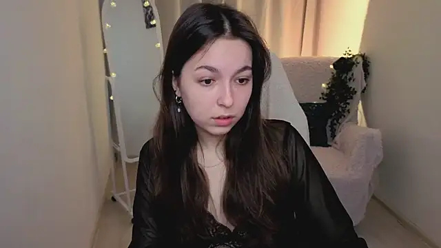 BellaThery online show from May 27, 2026, 5:04 am