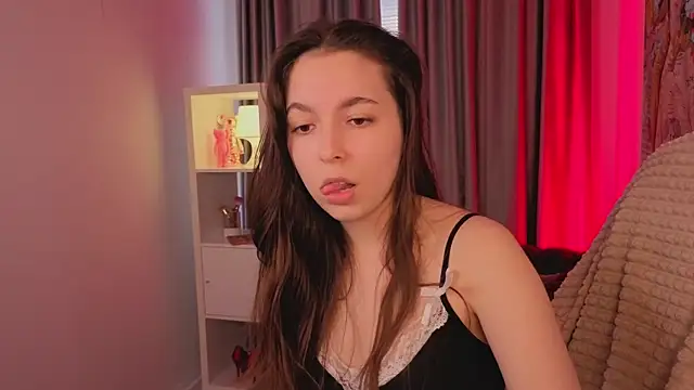BellaThery online show from June 25, 2026, 5:07 am