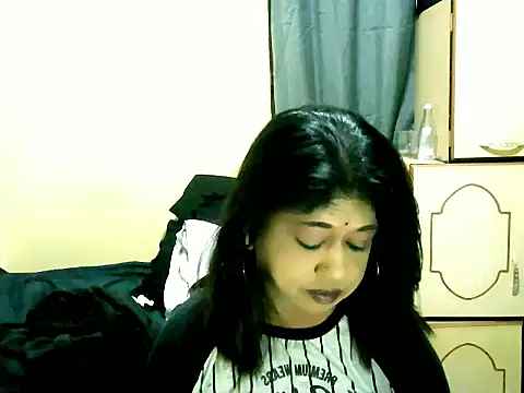 Snapshot of IndianPleasures21 chatting on May 14, 2026, 2:18 am IndianPleasures21 online show from May 14, 2026, 2:18 am