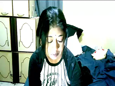 Snapshot of IndianPleasures21 chatting on June 18, 2026, 1:39 am IndianPleasures21 online show from June 18, 2026, 1:39 am
