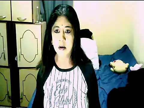 Snapshot of IndianPleasures21 chatting on June 30, 2026, 2:29 pm IndianPleasures21 online show from June 30, 2026, 2:29 pm