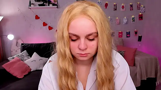 VivienAllen online show from March 1, 2026, 2:24 am