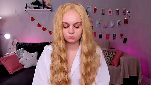 VivienAllen online show from March 2, 2026, 9:38 am