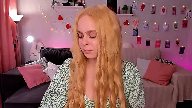 VivienAllen online show from March 13, 2026, 8:54 am