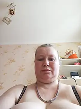 Snapshot of KiraStanton chatting on July 4, 2026, 11:27 am KiraStanton online show from July 4, 2026, 11:27 am
