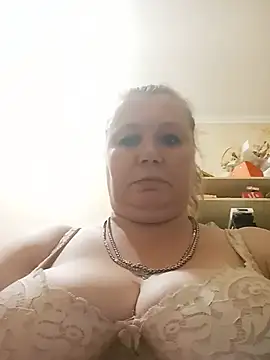 Snapshot of KiraStanton chatting on July 21, 2026, 6:32 pm KiraStanton online show from July 21, 2026, 6:32 pm
