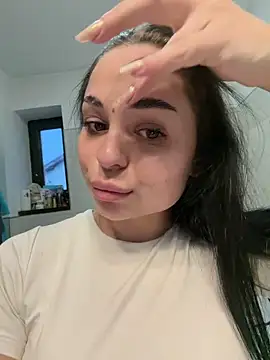 Olivia Noor online show from April 28, 2026, 5:18 pm