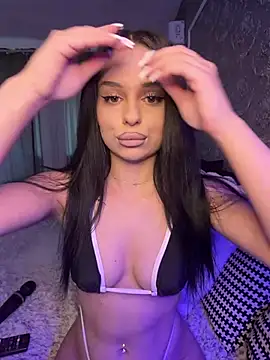 Snapshot of Olivia_Noor chatting on July 17, 2026, 4:45 pm Olivia Noor online show from July 17, 2026, 4:45 pm