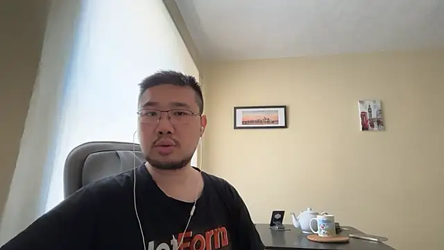 jasonryu2025 online show from May 1, 2026, 1:48 pm