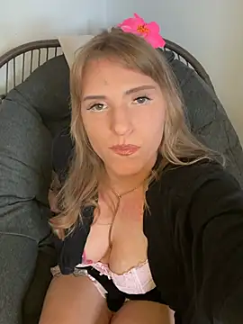 TiffyRose online show from February 25, 2026, 2:16 pm