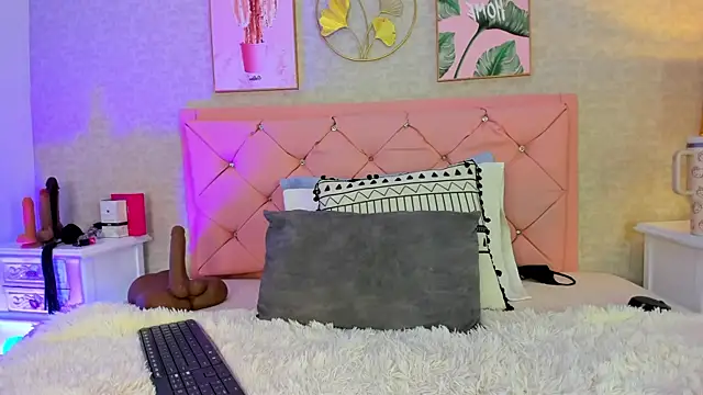 julietta pink online show from April 29, 2026, 8:18 am