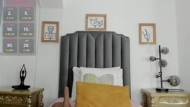 Snapshot of julietta_pink chatting on July 9, 2026, 12:09 pm julietta pink online show from July 9, 2026, 12:09 pm